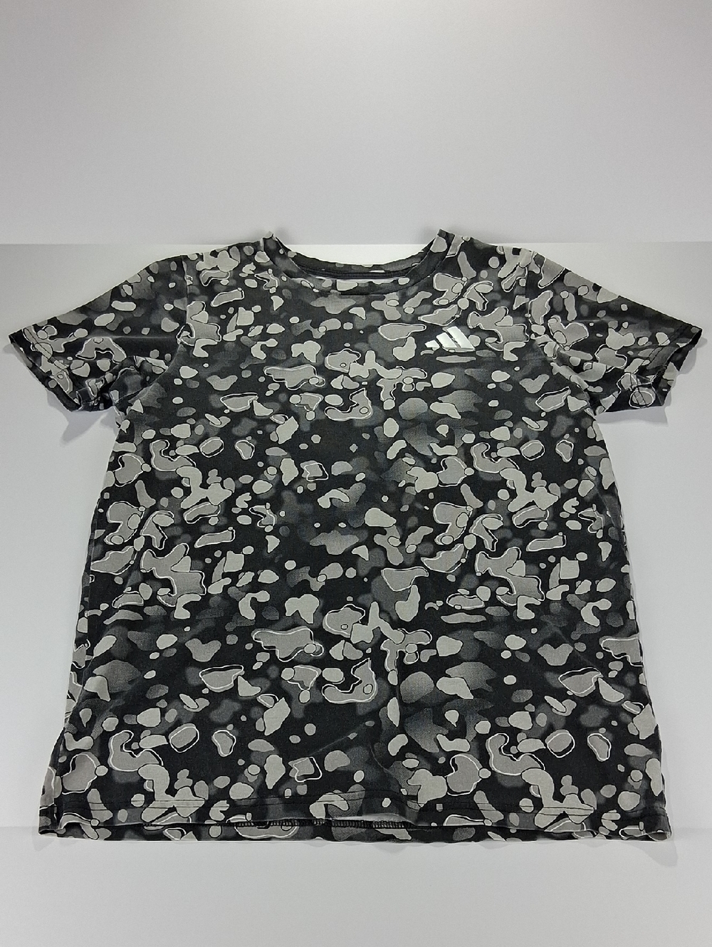 Boys Adidas Short Sleeve Tee Shirt Size Large (14/16) Black & Gray Camo
